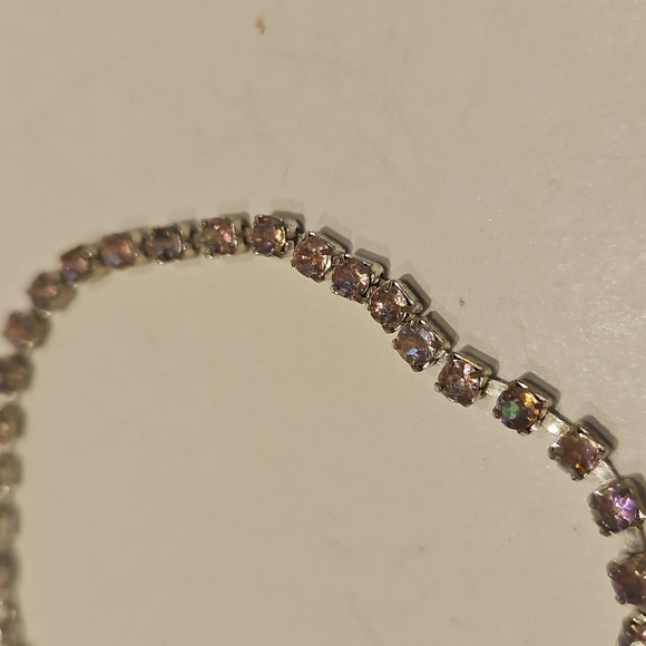 AVON Silvertone & Pink Rhinestones Flower Charm 8 1/2" Bracelet - Picture 3 of 6